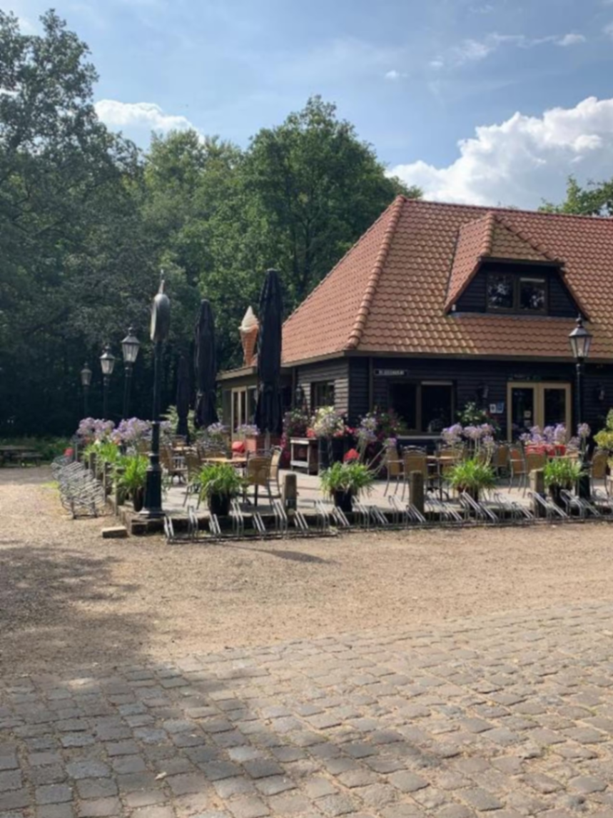 Restaurant en terras op camping De Schaopvolte